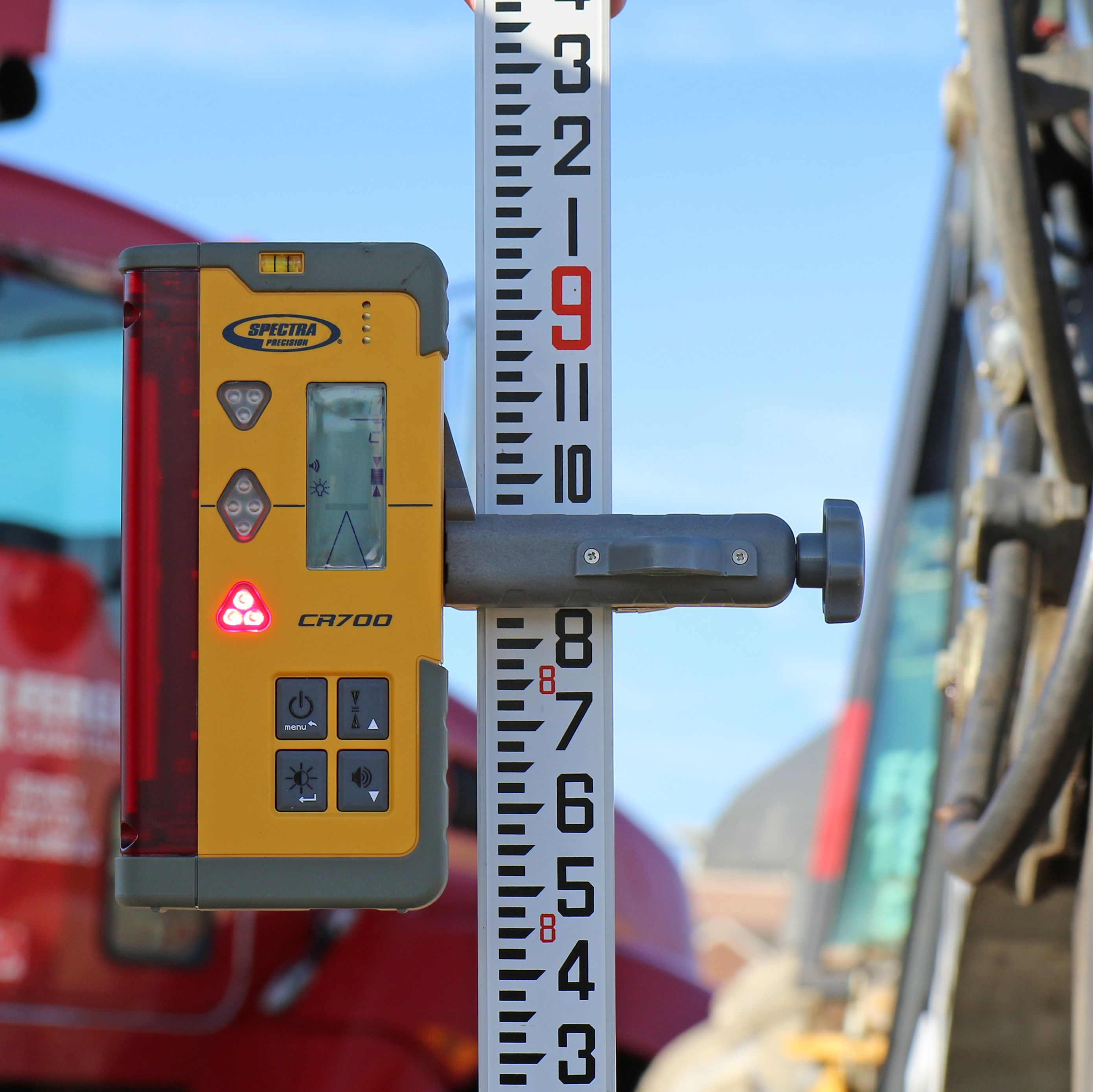 Spectra Laser Level Receiver CR700 w/Rod Clamp & Magnetic Machine